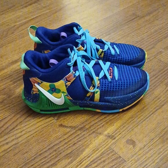 Nike LeBron Witness 7